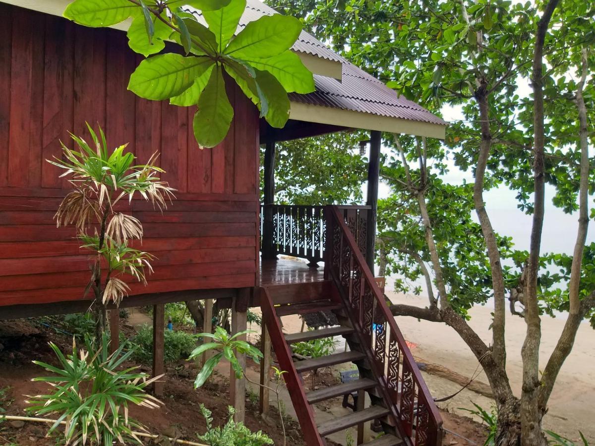 Kohjum Seafront Resort Koh Jum Exterior foto