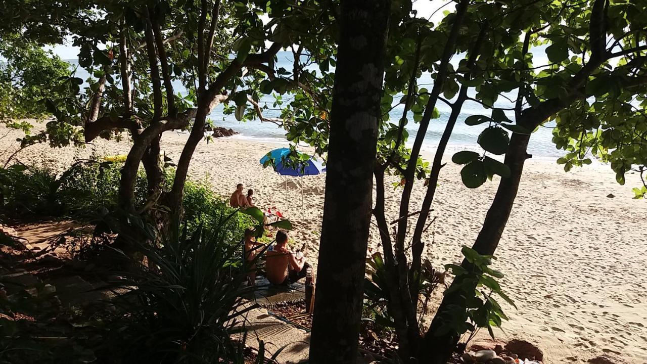 Kohjum Seafront Resort Koh Jum Exterior foto