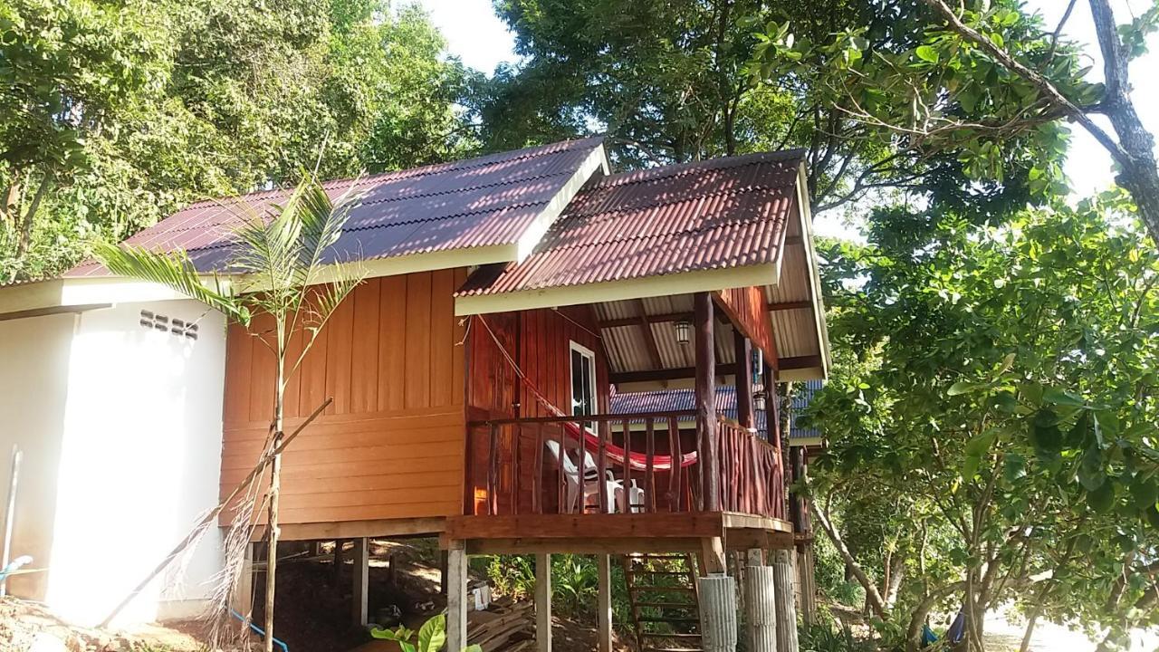 Kohjum Seafront Resort Koh Jum Exterior foto