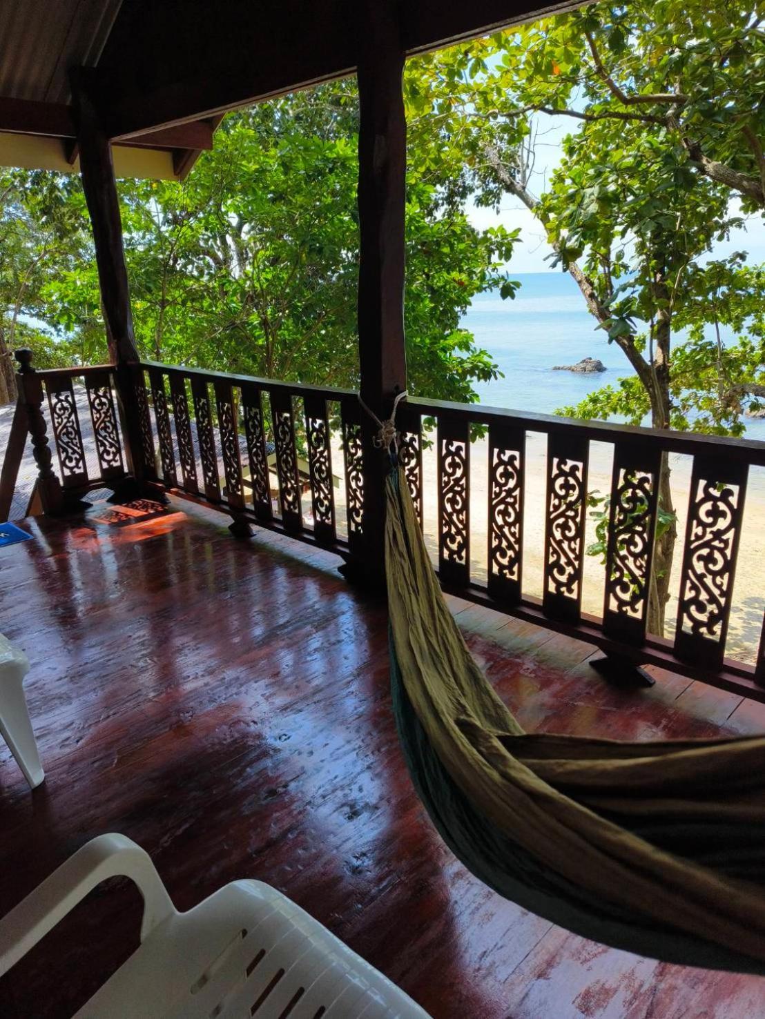 Kohjum Seafront Resort Koh Jum Exterior foto