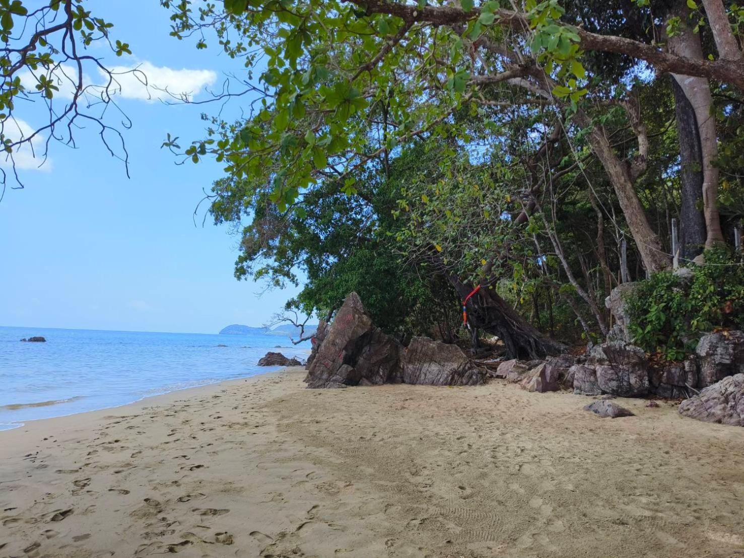 Kohjum Seafront Resort Koh Jum Exterior foto
